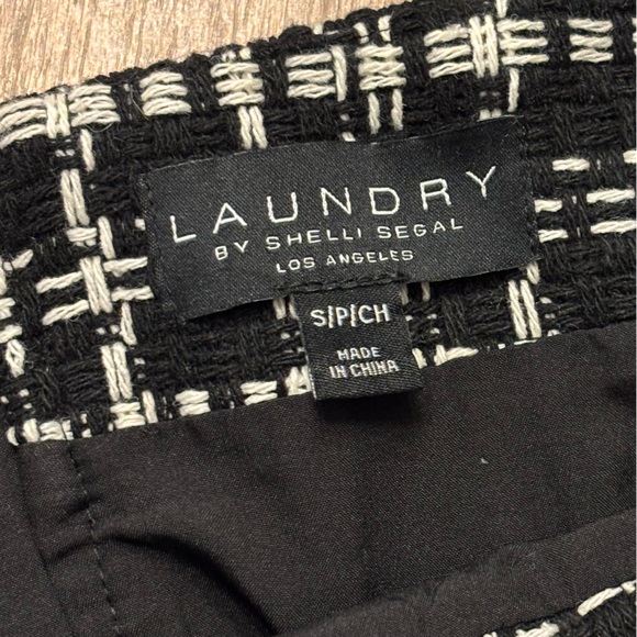 Laundry by Shelli Segal Black with White Plaid
Tweed Mini Skirt, Sz Small, NWT - Picture 8 of 10